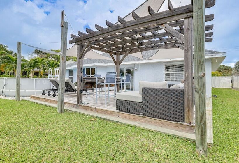 Pet Friendly Fort Pierce Home W/ Pool & Kayaks!