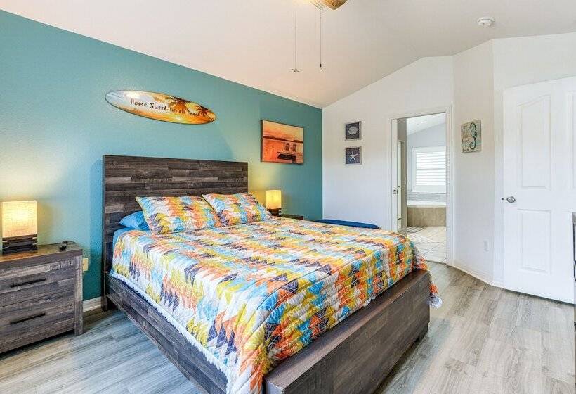 Pet Friendly Fort Pierce Home W/ Pool & Kayaks!