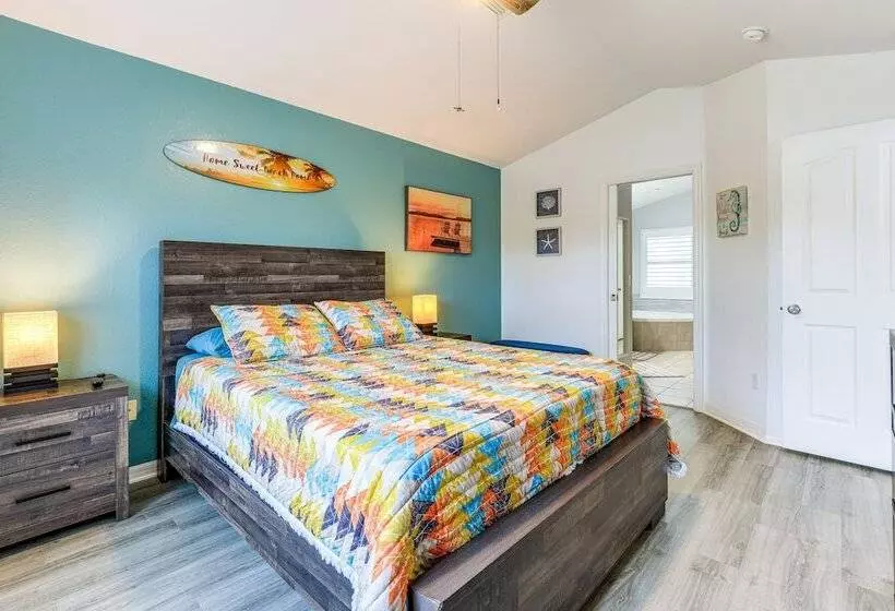 Pet Friendly Fort Pierce Home W/ Pool & Kayaks!