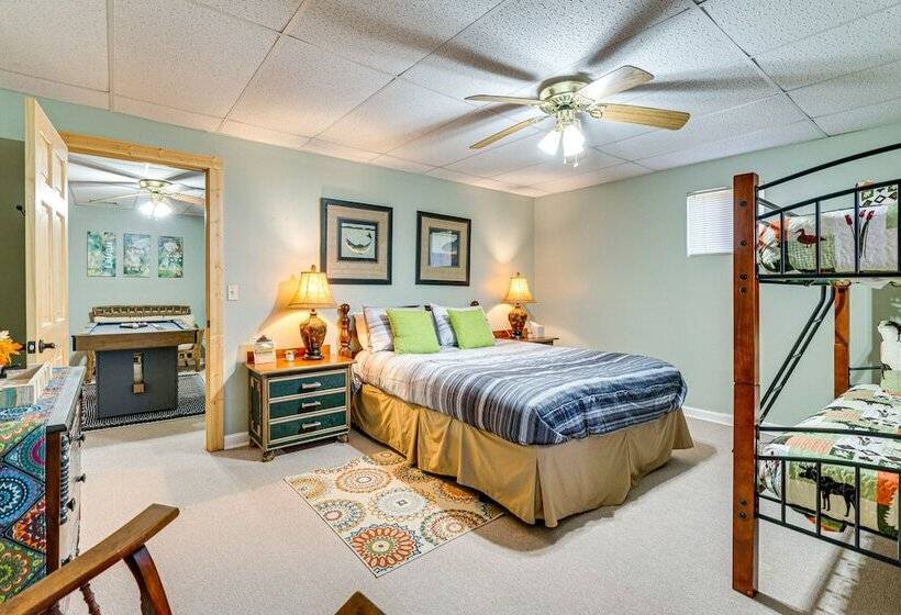 Pet Friendly Hiawassee Cabin W/ Lake Views & Sauna