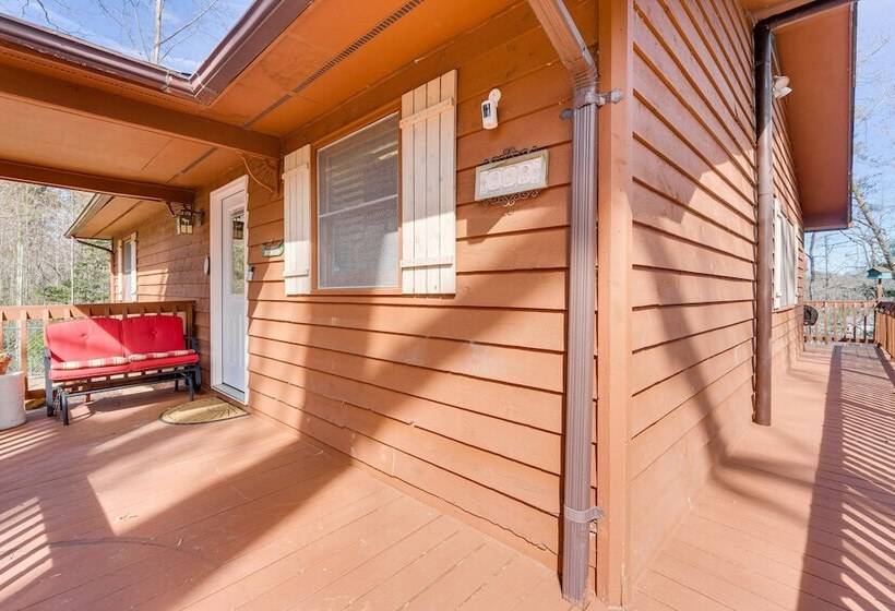 Pet Friendly Hiawassee Cabin W/ Lake Views & Sauna