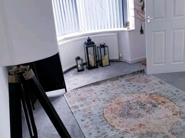 レジデンス Beautiful 3 Bed House In Birmingham