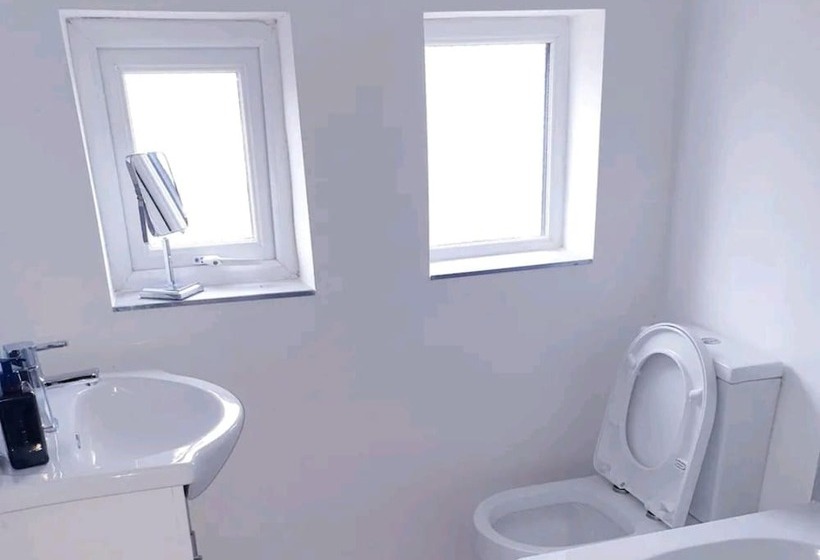 レジデンス Beautiful 3 Bed House In Birmingham