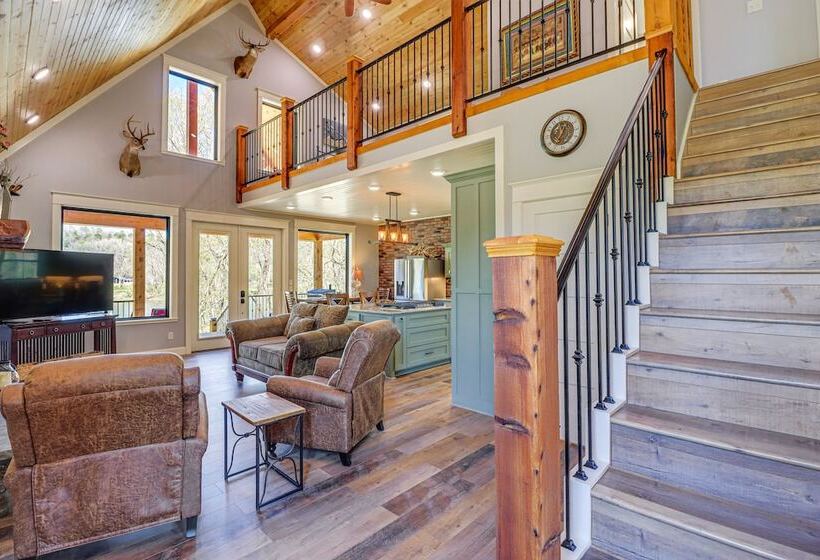 Riverfront Mountain View Cabin W/ Deck & Grill!