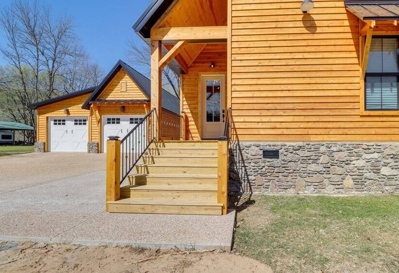 Riverfront Mountain View Cabin W/ Deck & Grill!