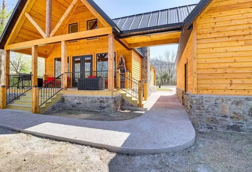 Riverfront Mountain View Cabin W/ Deck & Grill!