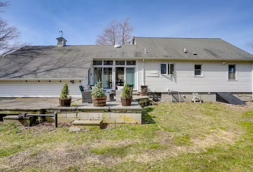 Saugerties Farmhouse: Sauna & Countryside Views