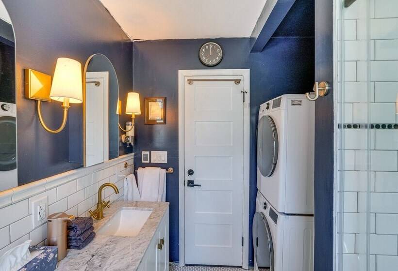 Saugerties Farmhouse: Sauna & Countryside Views