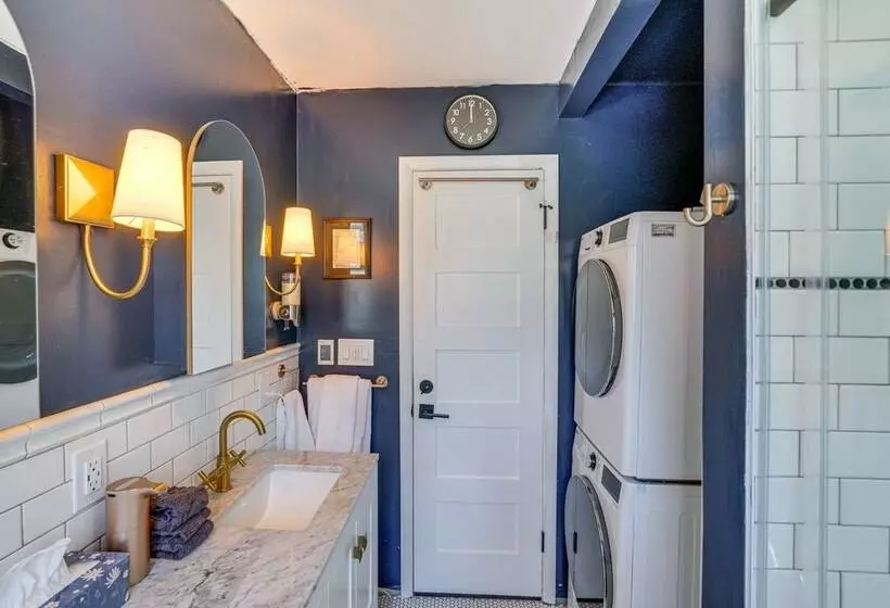 Saugerties Farmhouse: Sauna & Countryside Views