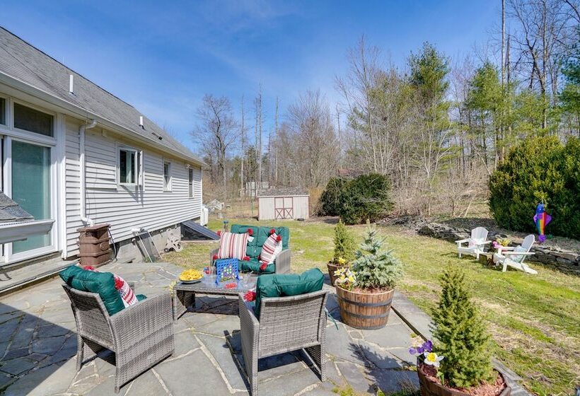 Saugerties Farmhouse: Sauna & Countryside Views