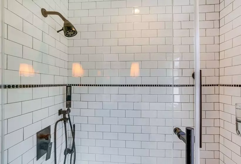 Saugerties Farmhouse: Sauna & Countryside Views