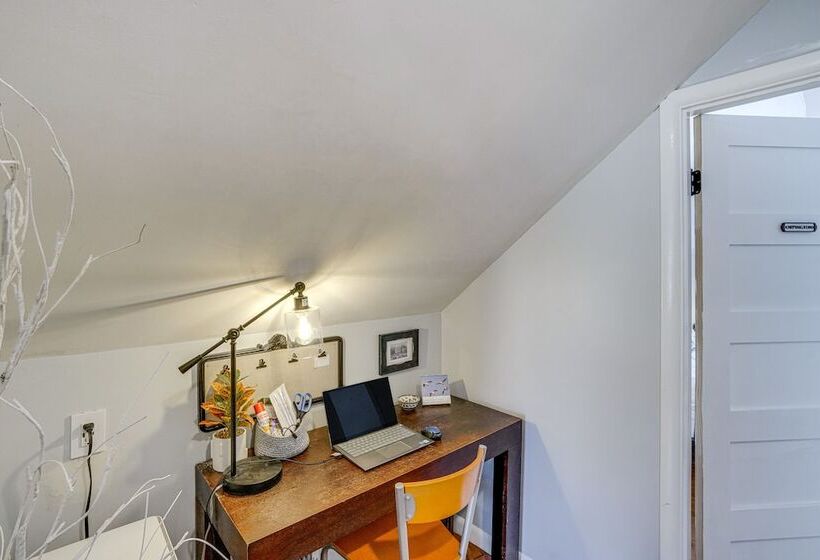 Saugerties Farmhouse: Sauna & Countryside Views