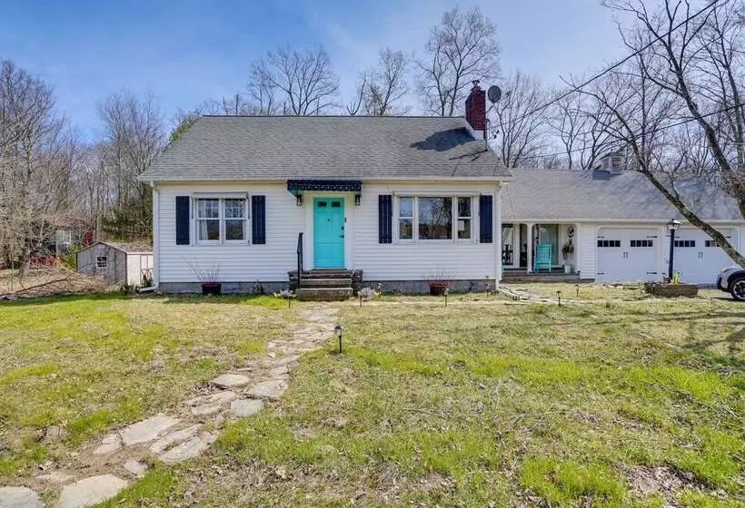 Saugerties Farmhouse: Sauna & Countryside Views