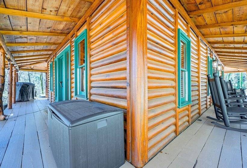 Stunning Georgia Cabin W/ Private Hot Tub & Views