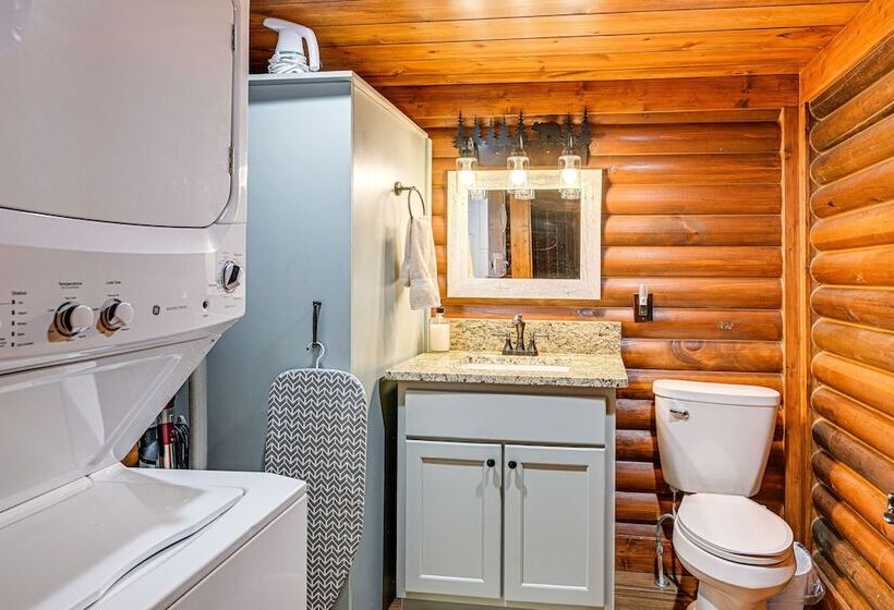 Stunning Georgia Cabin W/ Private Hot Tub & Views