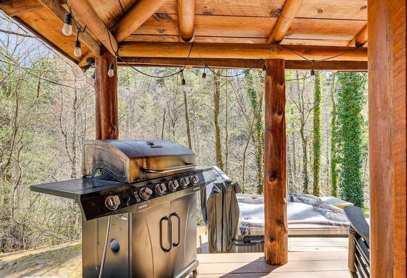 Stunning Georgia Cabin W/ Private Hot Tub & Views