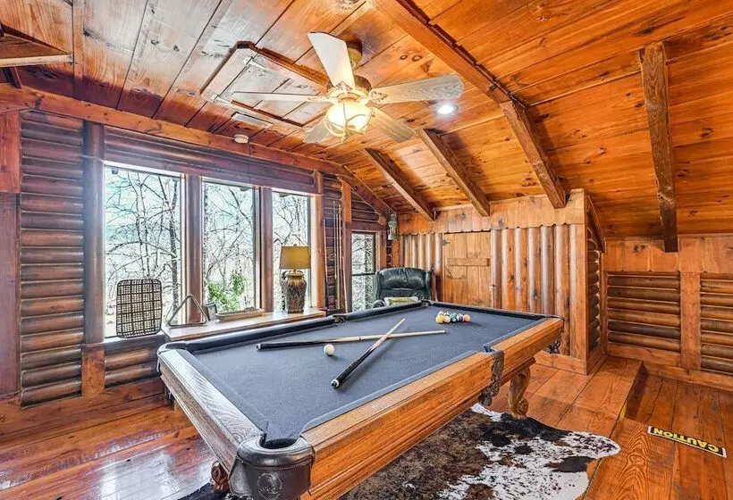 Stunning Georgia Cabin W/ Private Hot Tub & Views