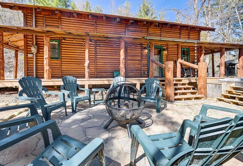 Stunning Georgia Cabin W/ Private Hot Tub & Views