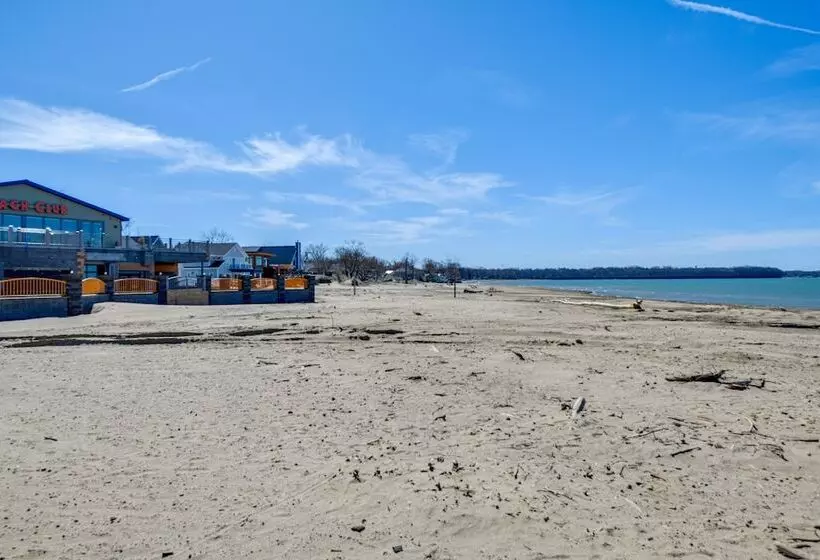 Sunset Bay Cottage W/ Fire Pit: Walk To Beach!