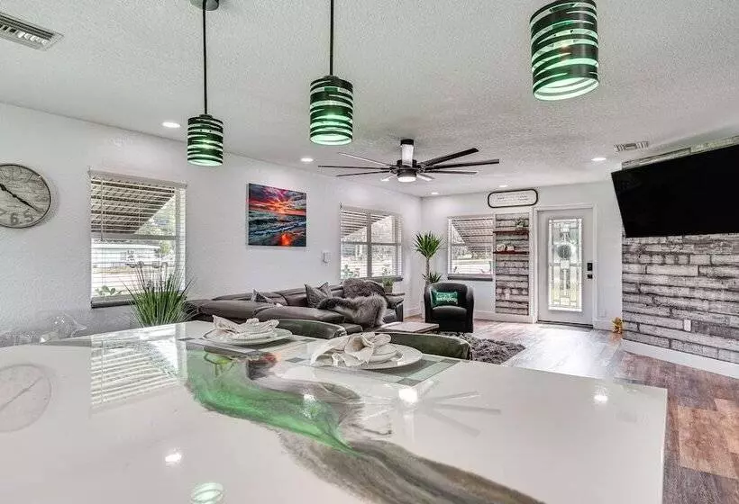 Updated Punta Gorda Home ~ 1 Mi To Laishley Park!