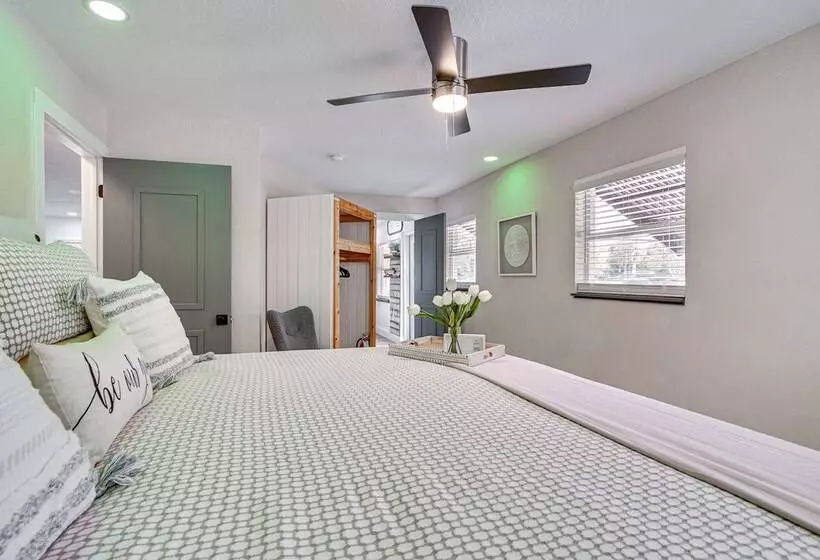 Updated Punta Gorda Home ~ 1 Mi To Laishley Park!