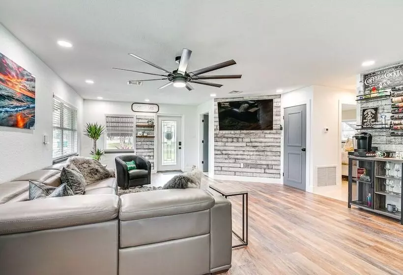 Updated Punta Gorda Home ~ 1 Mi To Laishley Park!