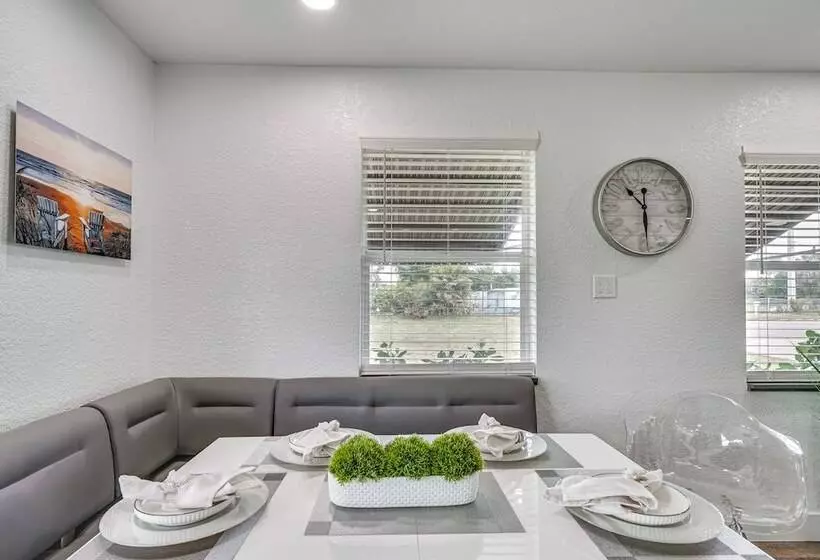 Updated Punta Gorda Home ~ 1 Mi To Laishley Park!