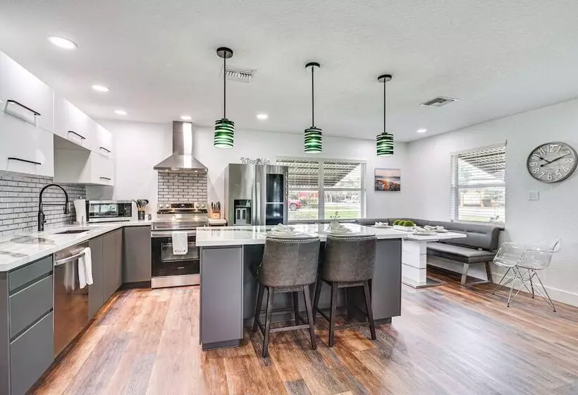 Updated Punta Gorda Home ~ 1 Mi To Laishley Park!