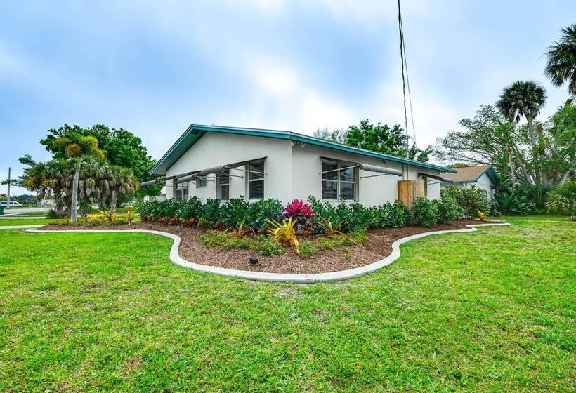 Updated Punta Gorda Home ~ 1 Mi To Laishley Park!