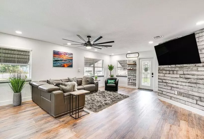 Updated Punta Gorda Home ~ 1 Mi To Laishley Park!