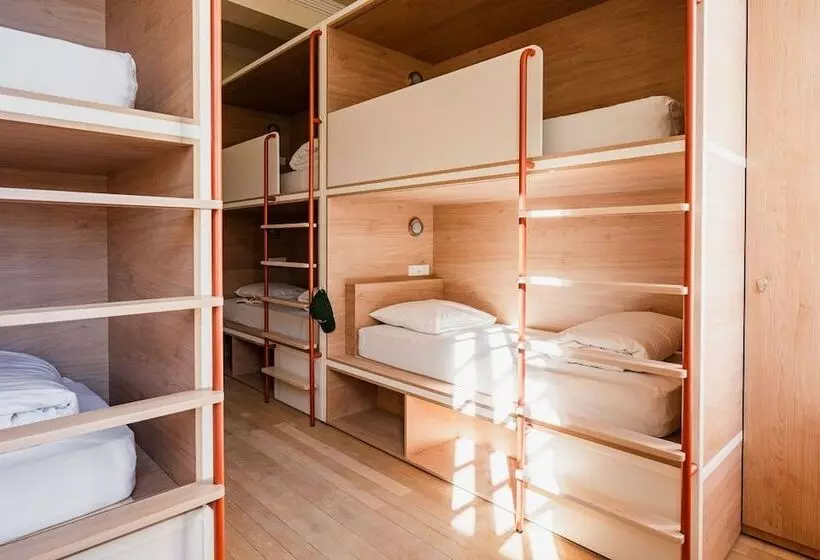 هاستل Central La Rochelle