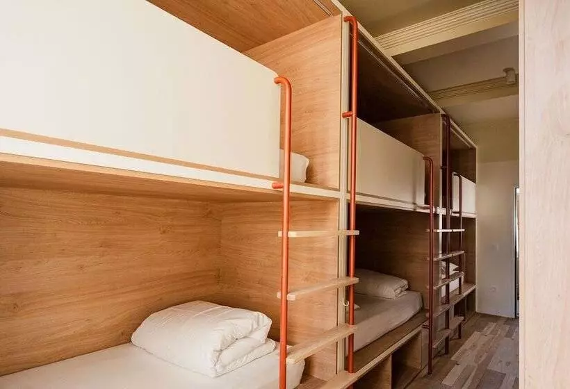 هاستل Central La Rochelle