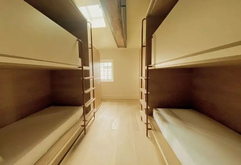 هاستل Central La Rochelle