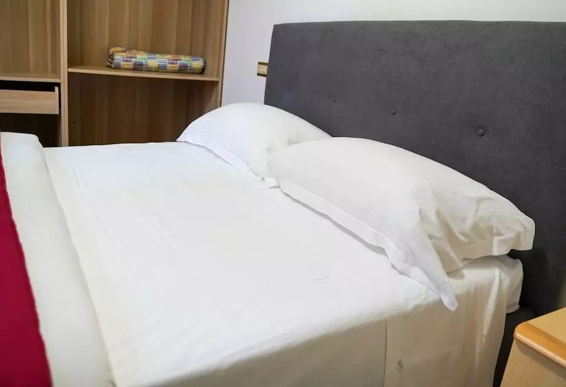 ベッドアンドブレックファースト Boccadoro Rooms