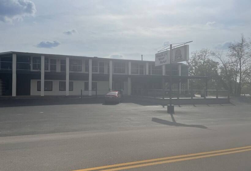 Black River Motel And Restaurant