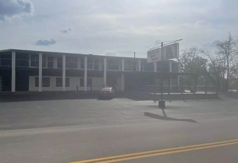 Black River Motel And Restaurant