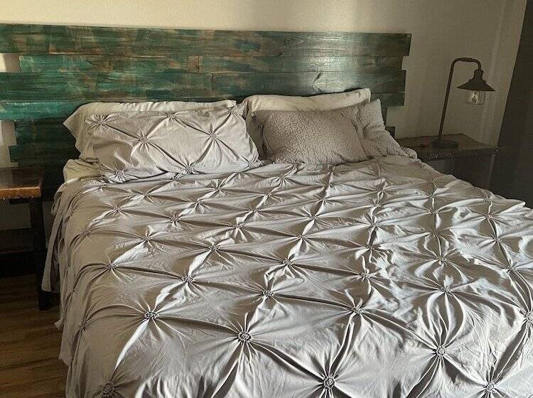 Black River Motel And Restaurant