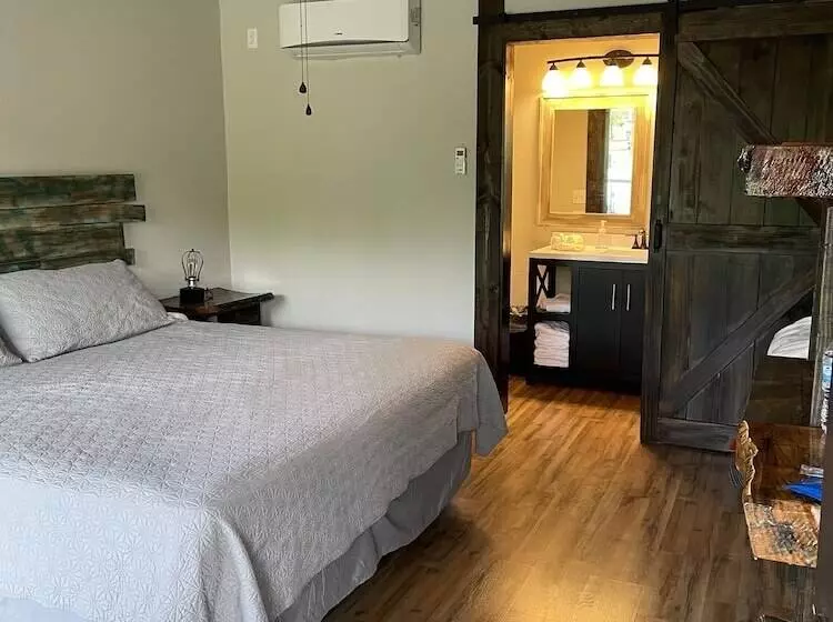 Black River Motel And Restaurant