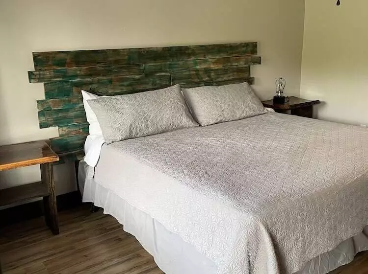 Black River Motel And Restaurant