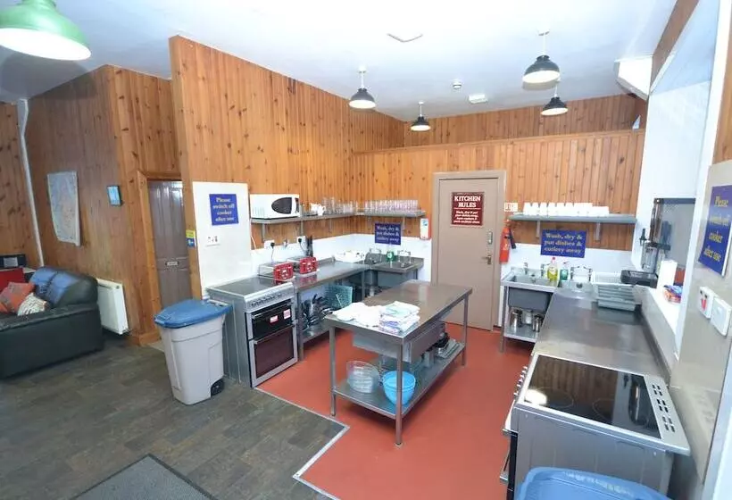 Blackwater Hostel And Campsite