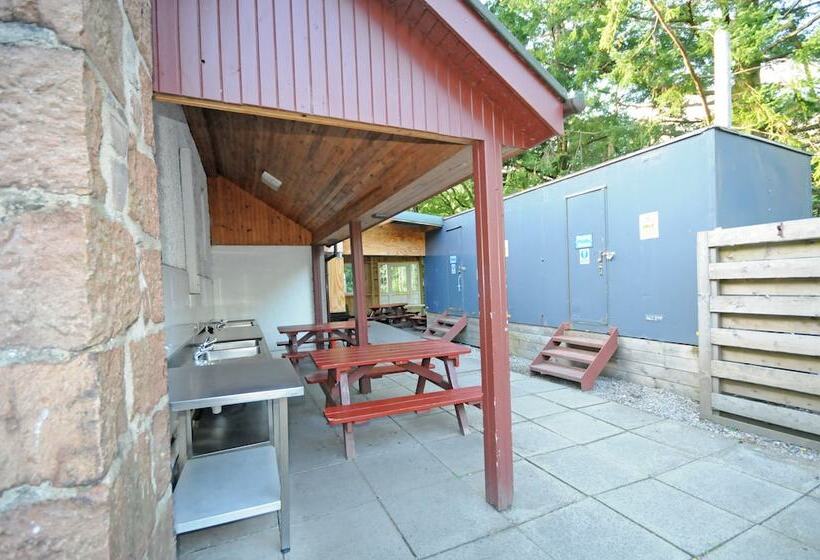 Blackwater Hostel And Campsite