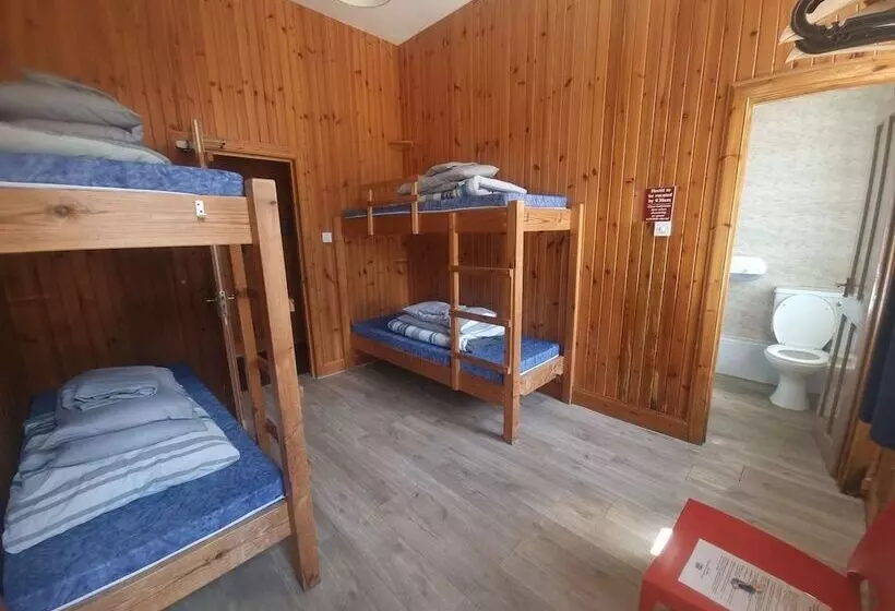 Blackwater Hostel And Campsite