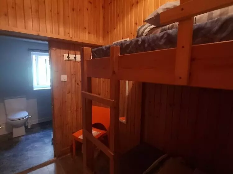 Blackwater Hostel And Campsite