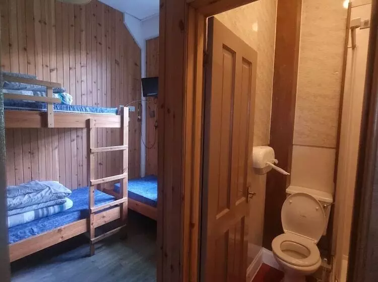 Blackwater Hostel And Campsite