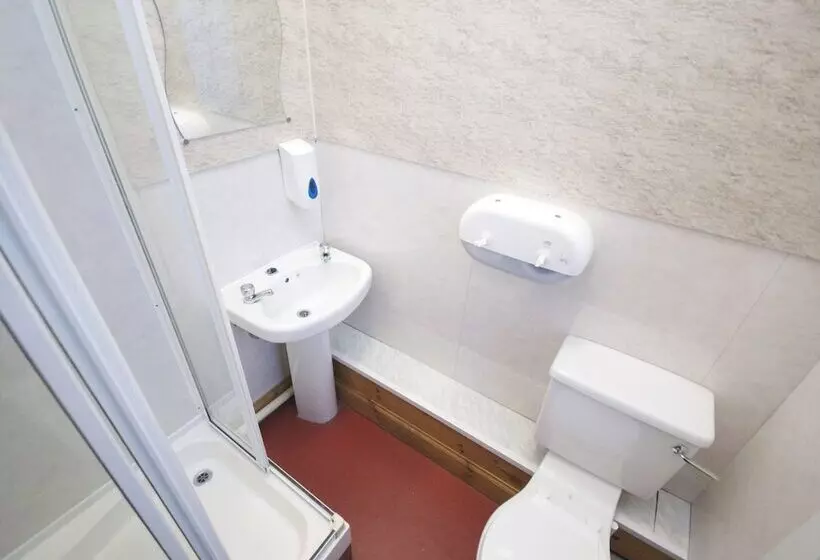 Blackwater Hostel And Campsite