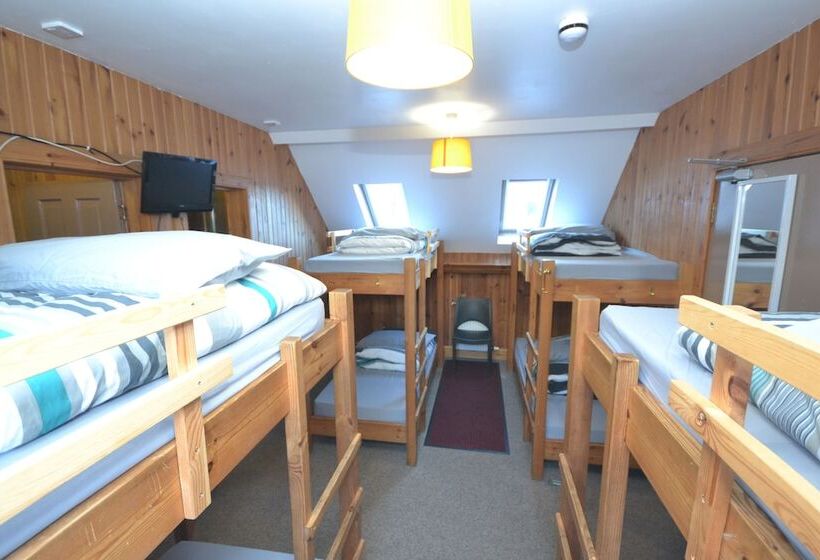 Blackwater Hostel And Campsite