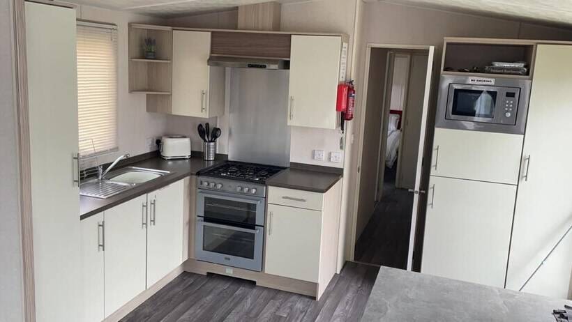 Captivating 3 Bed Cabin In Rhyl
