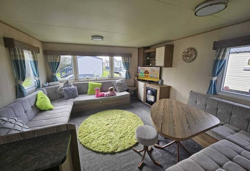 Lovely 3 Bed Caravan Near To Beach 5 Star Reviews