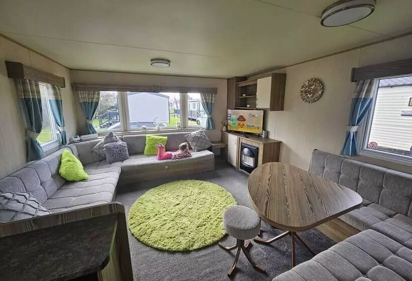 Lovely 3 Bed Caravan Near To Beach 5 Star Reviews