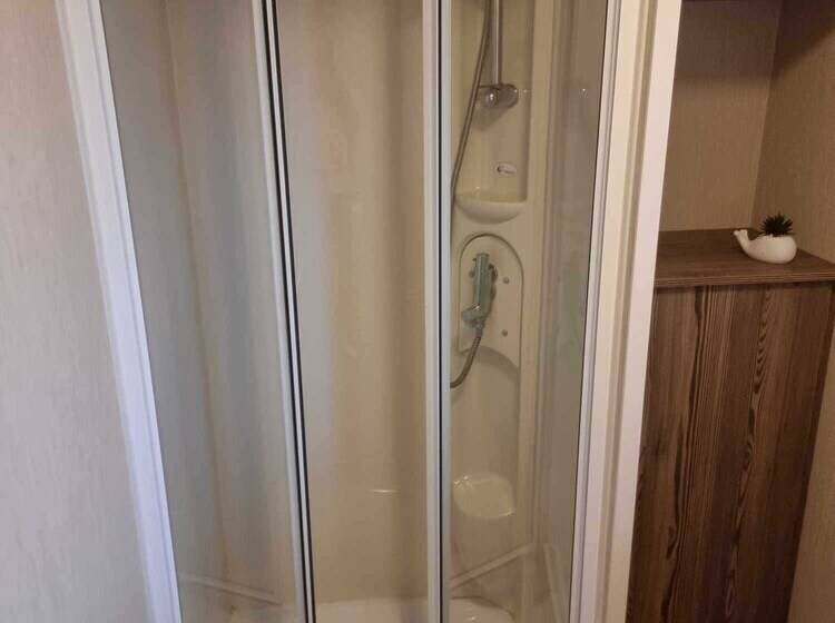 Lovely 3 Bed Caravan Near To Beach 5 Star Reviews